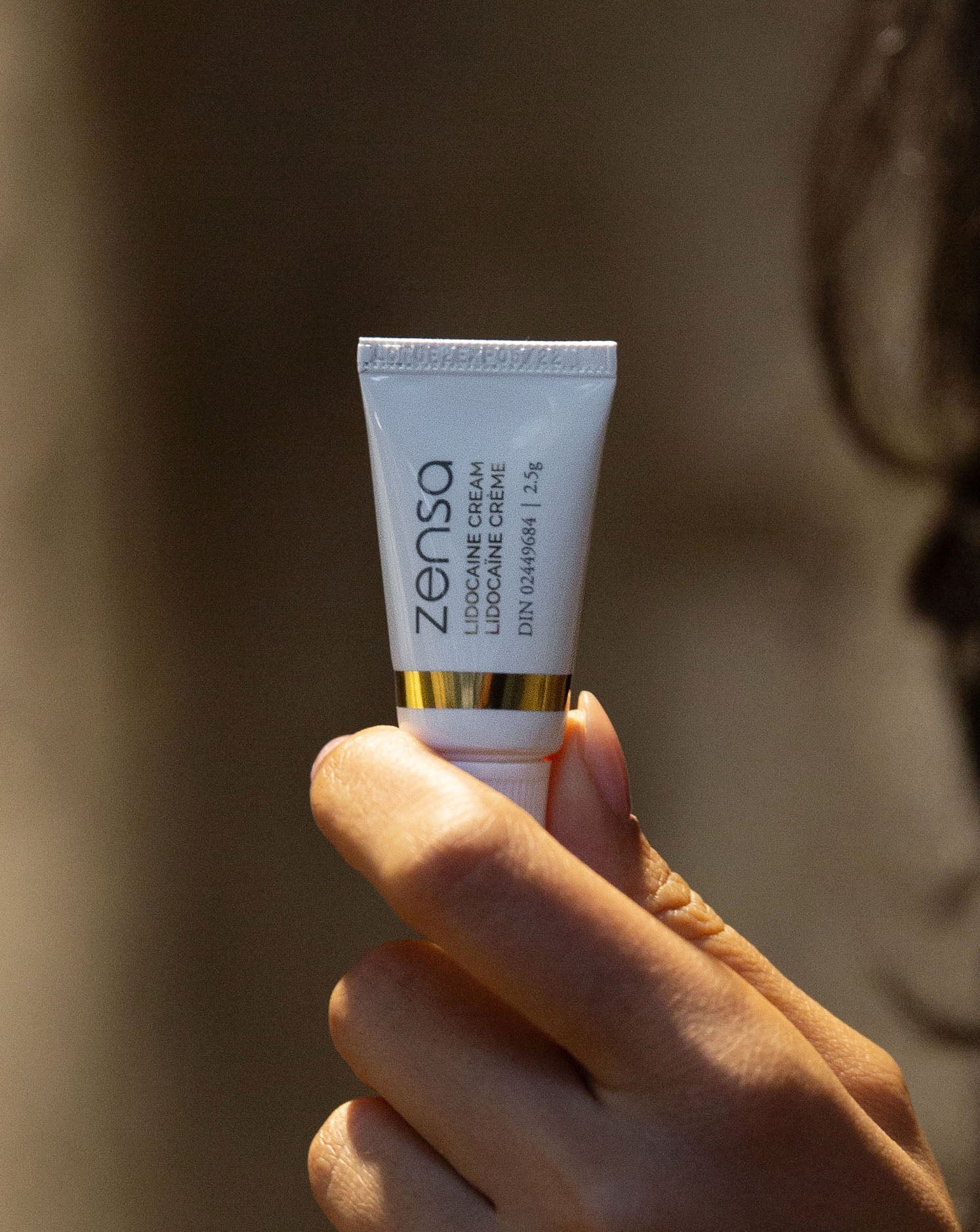 Zensa numbing cream, topical anaesthetic for tattoos, permanent makeup needle needling, laser hair removal treatment, waxing, sugaring, Numbing cream for electrolysis google fast and effective numbing cream. Natural numbing cream, vegan, cruelty free, anti-inflammatory ingredients like Vitamin E
This ad is for one 30 ml tube in a box Gold with white Zensa bottle lidocaine cream